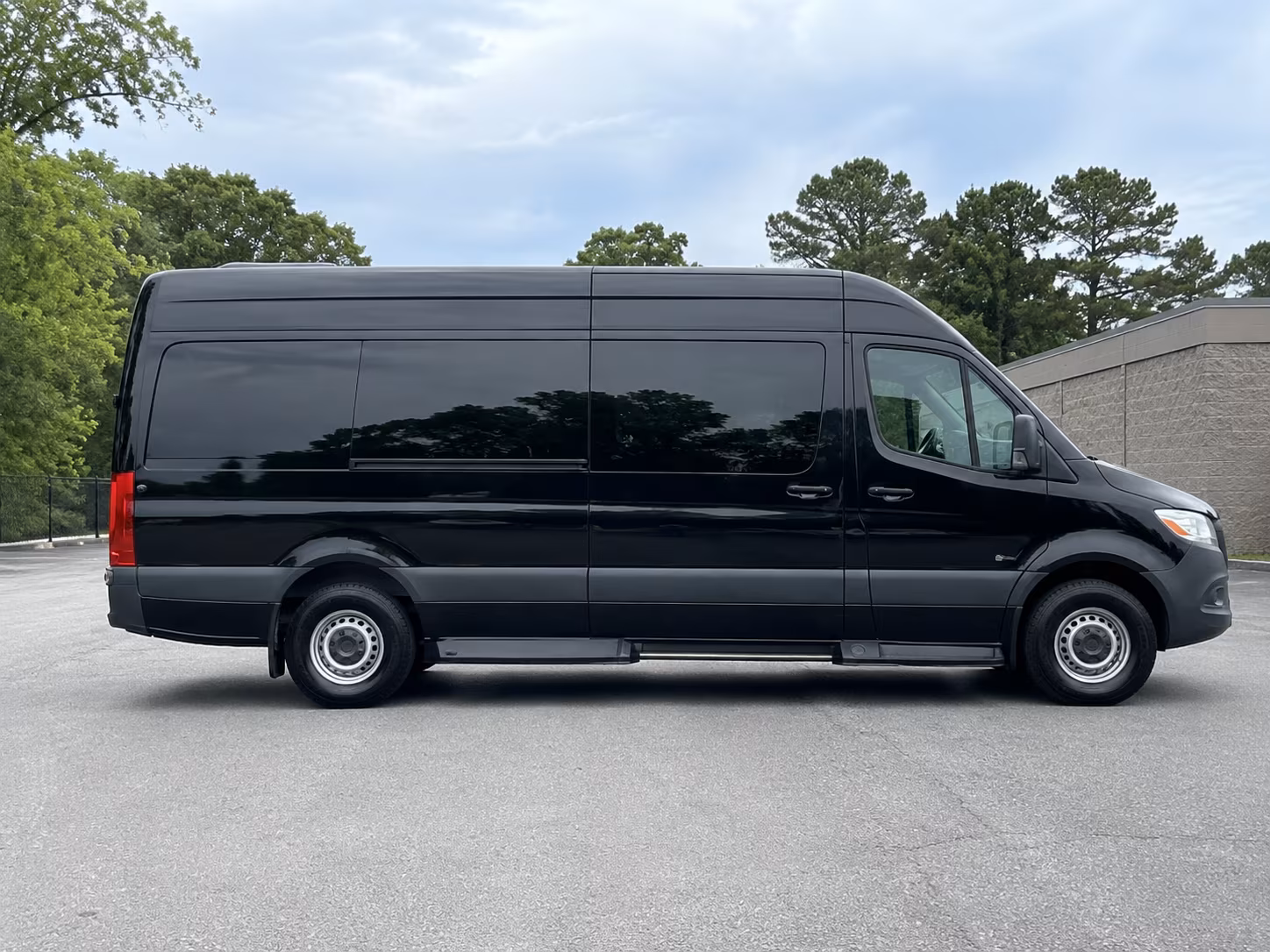 Los Angeles Airport Shuttles & Transportation
