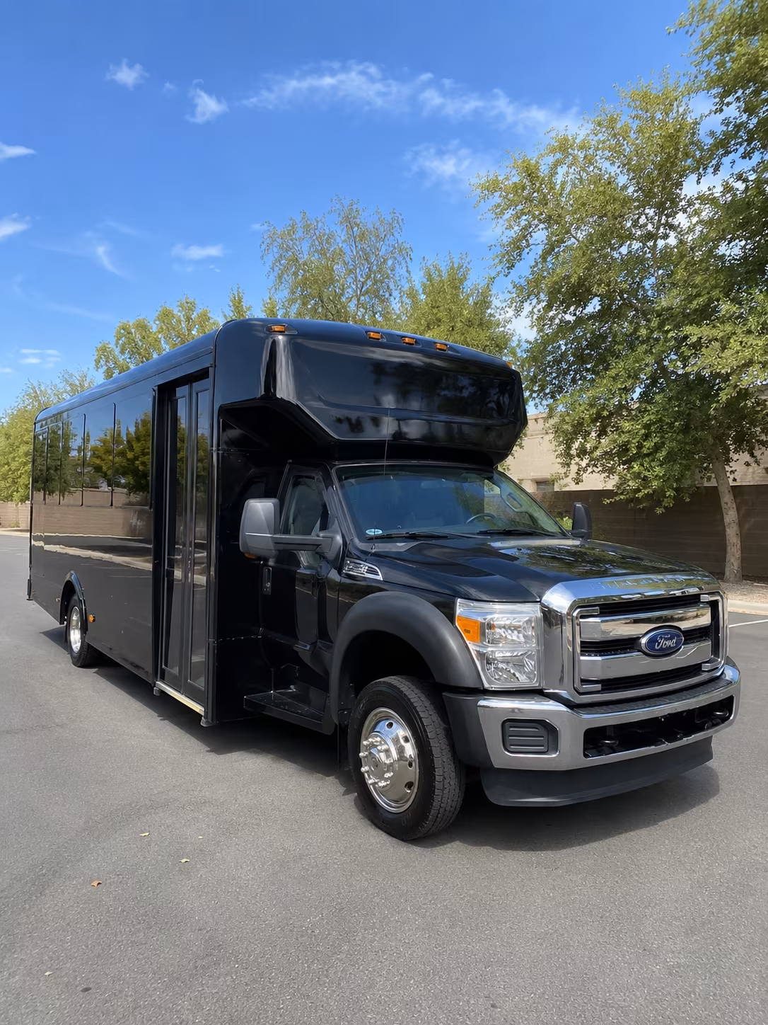 Thousand Oaks Winery Tour & Pub Crawl Transportation